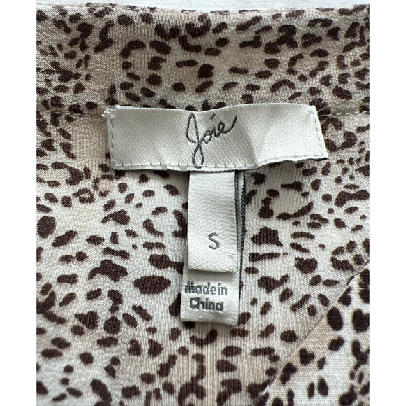 Joie Blouse Top Womens Small 100% Silk Animal Print Button Up V-Neck Workwear - Picture 3 of 12